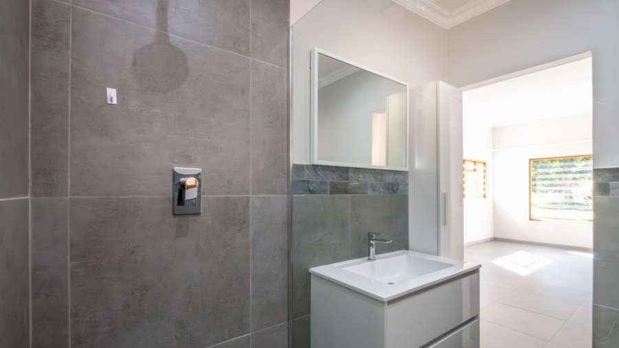 5 Bedroom Property for Sale in Sedgefield Central Western Cape